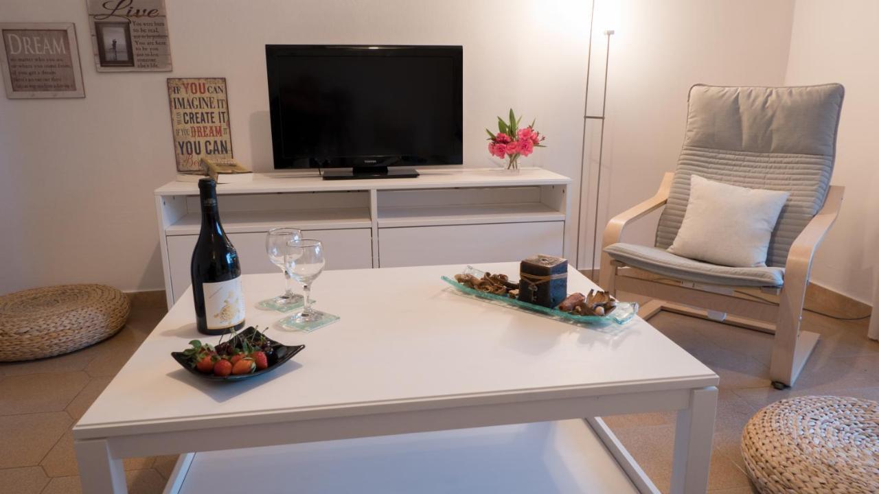 Cozy Family Friendly Apartment With Large Garden Close To Beaches - Dirella Kynopiastai ภายนอก รูปภาพ