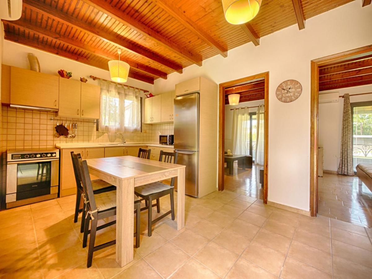 Cozy Family Friendly Apartment With Large Garden Close To Beaches - Dirella Kynopiastai ภายนอก รูปภาพ