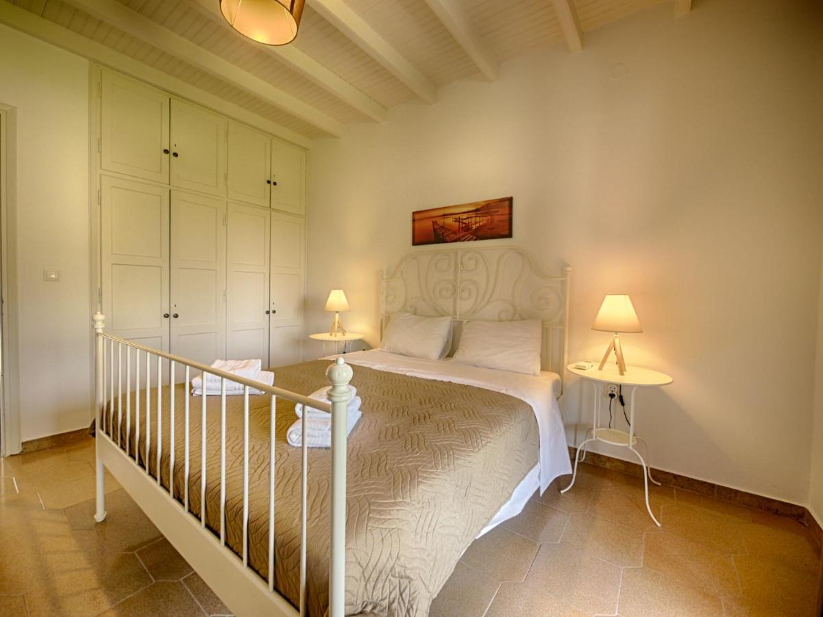Cozy Family Friendly Apartment With Large Garden Close To Beaches - Dirella Kynopiastai ภายนอก รูปภาพ