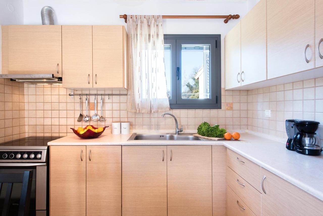 Cozy Family Friendly Apartment With Large Garden Close To Beaches - Dirella Kynopiastai ภายนอก รูปภาพ