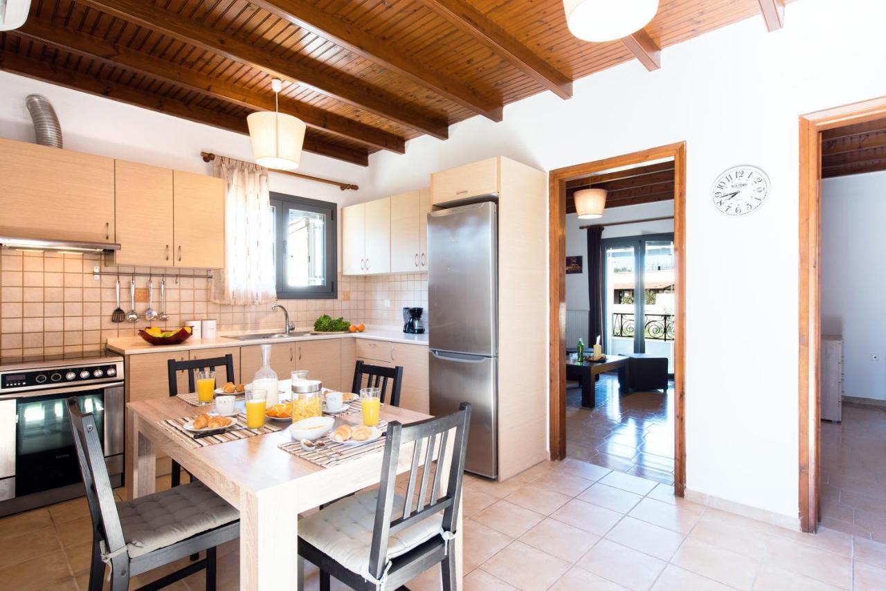 Cozy Family Friendly Apartment With Large Garden Close To Beaches - Dirella Kynopiastai ภายนอก รูปภาพ